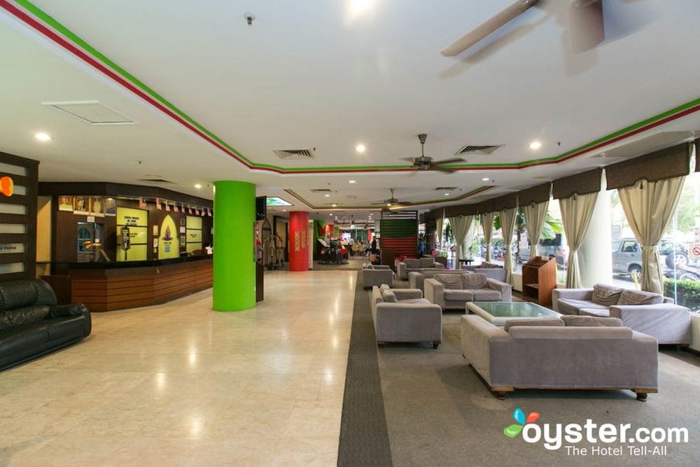 ホテル コー​​ラル ベイ リゾート Kampong Sungai Udang エクステリア 写真